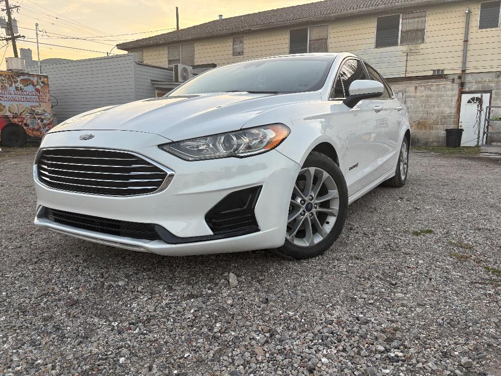 2019 Ford Fusion SE's photo
