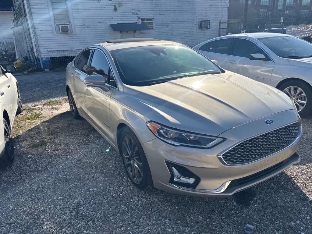 2019 Ford Fusion Titanium's photo
